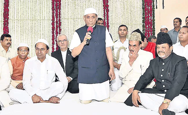 Governor Iftar Given In Hyderabad - Sakshi