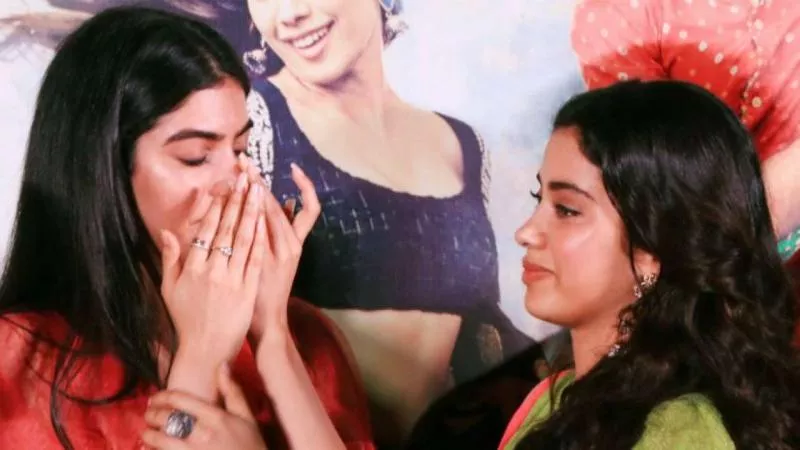 Dhadak trailer launch: Khushi Kapoor Breaks Down - Sakshi