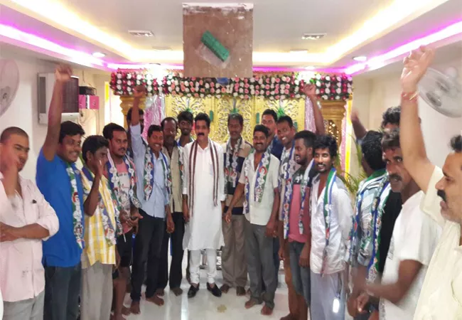 TDP Leaders Join YSRCP In Visakhapatnam - Sakshi