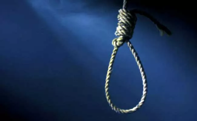 NEET aspirant hangs himself in Kota during video chat with father - Sakshi