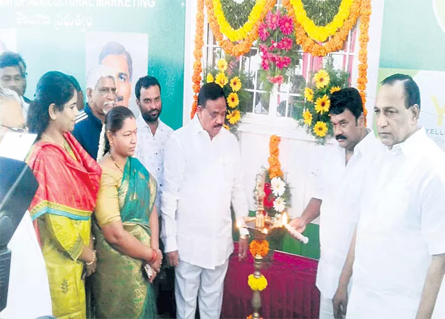 Talasani Srinivas Yadav Who Started The 'Our Vegetables' Center - Sakshi