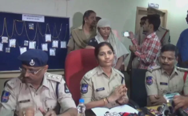 Hyderabad Police Arrests Woman Thief, Recovers Gold Worth Of Rs 17 Lakhs - Sakshi