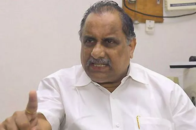 Kapu Leader Mudragada Padmanabham Fires On CM Chandrababu - Sakshi