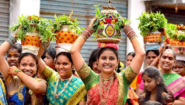 Telangana Bonalu 2018 To Begins From July 15 - Sakshi