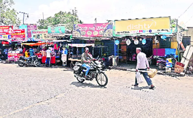 Police Complex Shops In Kadapa Old Bus Stand - Sakshi