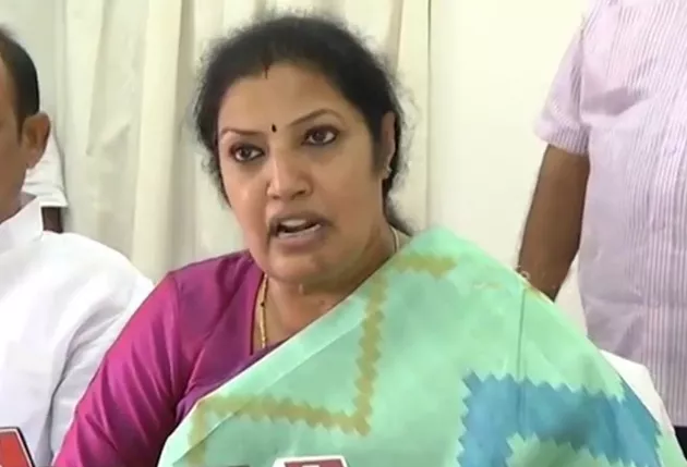 Purandeswari Says Modi Government Gives More Importance To women Welfare - Sakshi