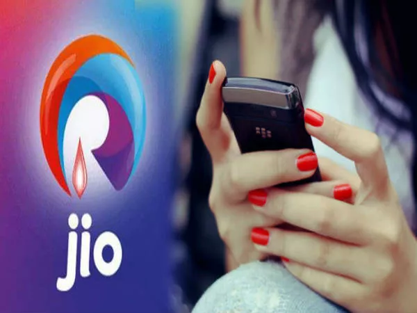 Reliance Jio Now Offers 4-5 Gb Data Per Day For Rs 299 - Sakshi