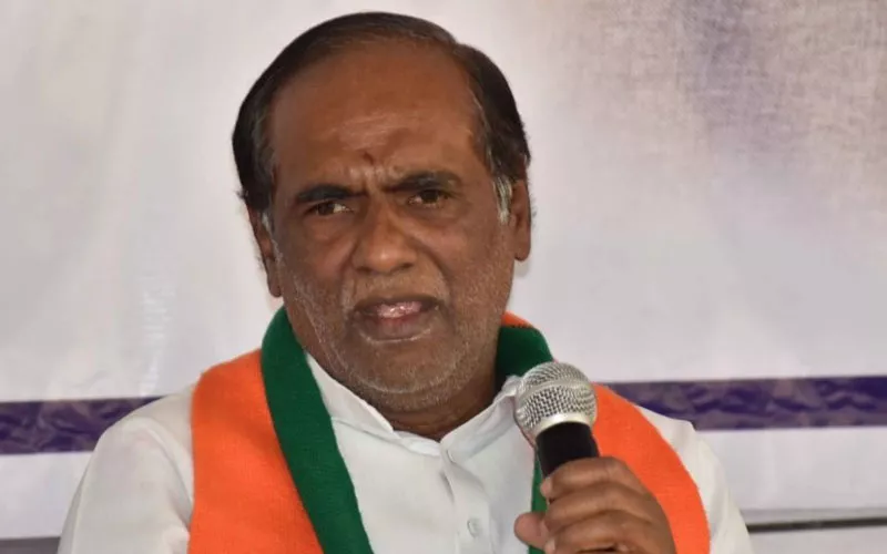 K Laxman Criticizes TRS Government For Not Recognizing The Sacrifice Of Students - Sakshi