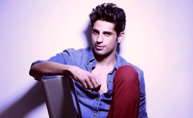 Sidharth Malhotra To Play Male Lead In Aashiqui 3 - Sakshi