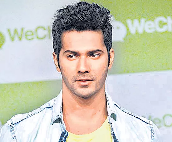 Varun Dhawan suffers an injury on the sets of Kalank - Sakshi