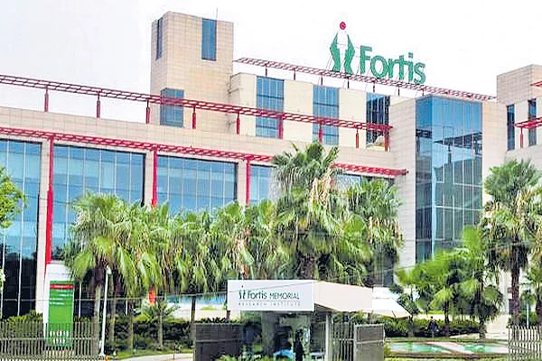 Fortis shortlists 4 entities for biz sale - Sakshi