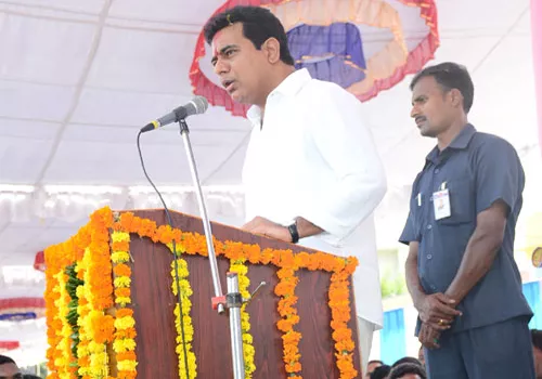 KTR Praises Rajanna Sircilla District Officers For Making Open Defecation FreeTown - Sakshi