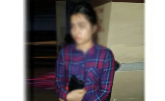 Beautician Arrested In Prostitution Case At Banjarahills Road No 12 - Sakshi