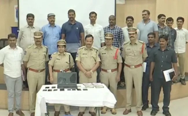 Cyberabad Police Arrested For Cyber Criminals - Sakshi