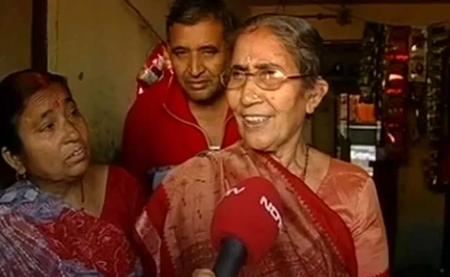 Jashodaben Give Explanation Over Anandiben Patel Statement - Sakshi