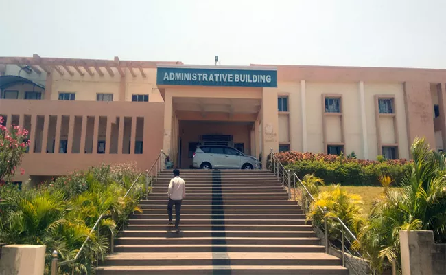 Students Suffer From Mess Bills In Rayalaseema University - Sakshi