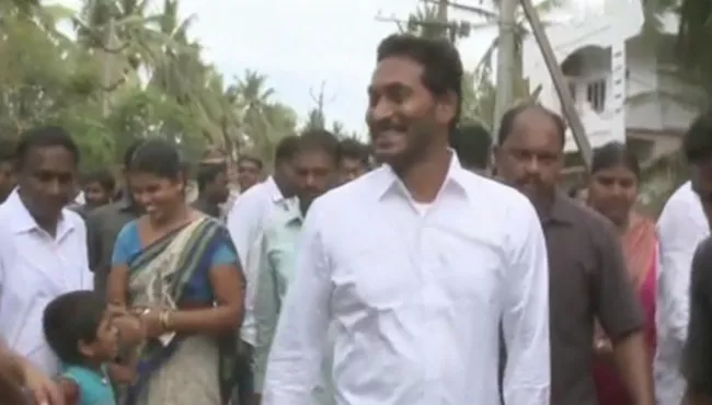 YS Jagan Mohan Reddy 195th Day Prajasankalpayatra Begins - Sakshi