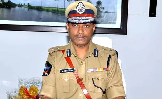 High court notices to Ap DGP malakondaiah - Sakshi