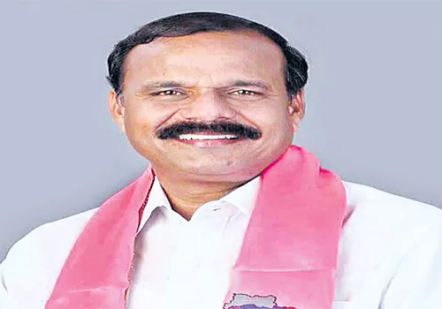 TRS MLC Karne Prabhakar Slams Rajya Sabha Member TG Venkatesh - Sakshi