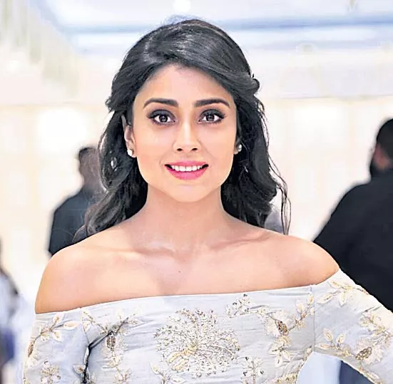 Shriya Saran opens up on plans of starting a family with Andrei Koscheev  - Sakshi