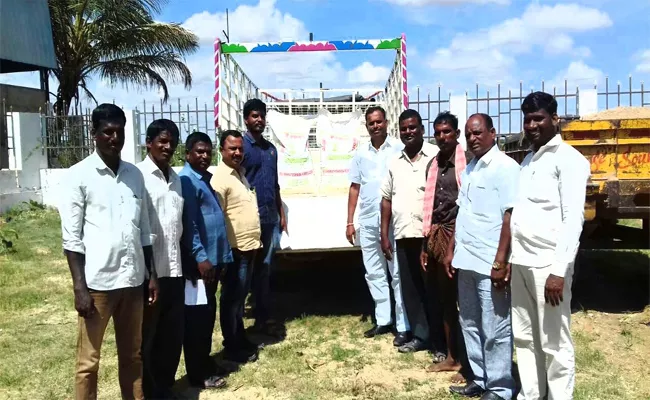 Duplicate Fertilizers Are Created In Jedcherla - Sakshi