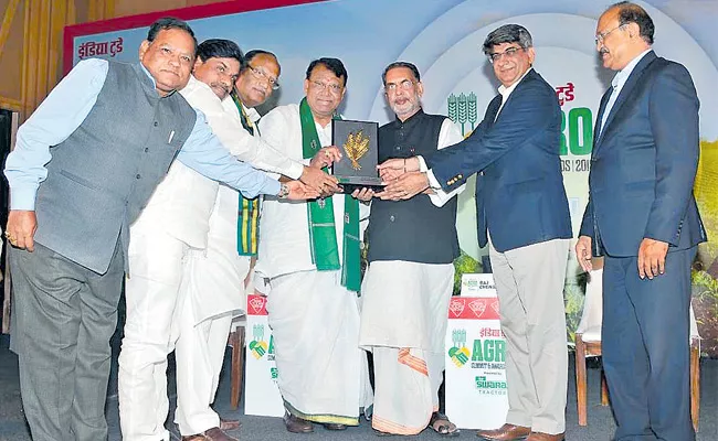 Minister Pocharam Receives India Today Agri Award - Sakshi