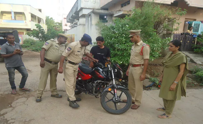 Cordon Search In The DORNAKAL - Sakshi