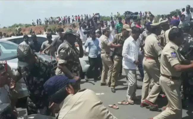 Manchal Road Accident Relatives Protest - Sakshi