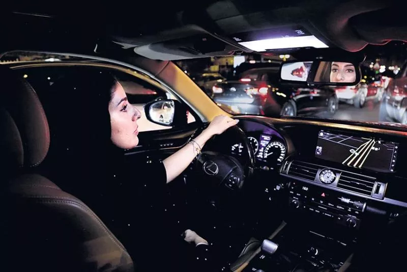 Saudi Arabia women's driving ban lifted - Sakshi