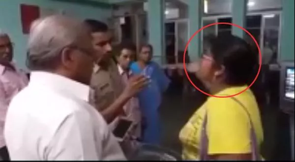 Railway police React on Woman abusing Railway staff in Guntur - Sakshi