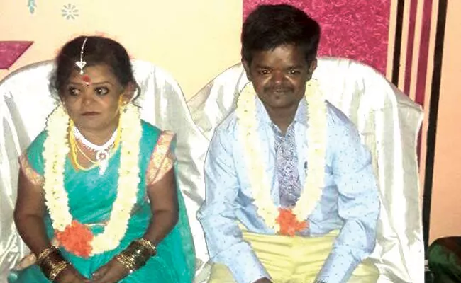 Dwarf Couple Wedding In Karnataka - Sakshi