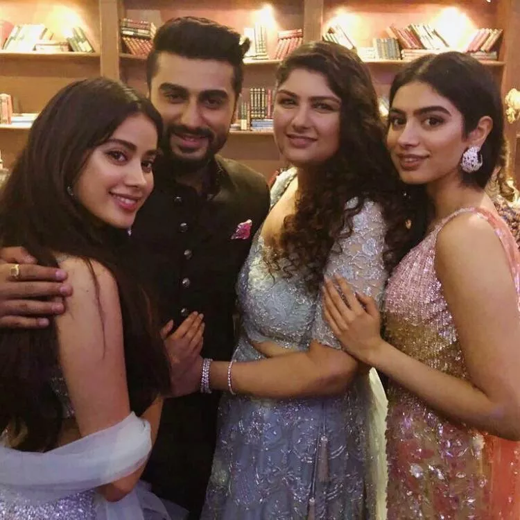 Janhvi Kapoor Wishing Arjun Kapoor On His Birthday - Sakshi