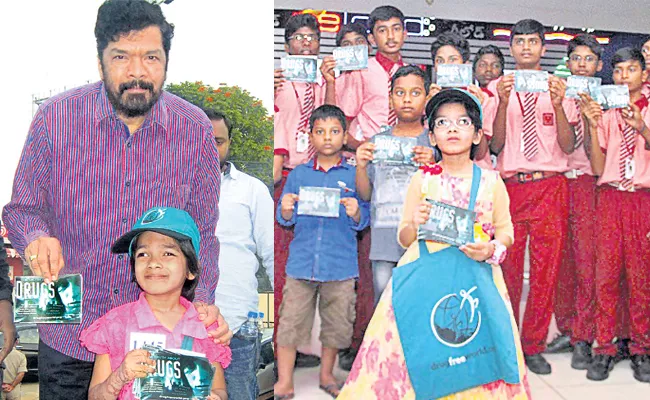 Child Taniya Begum Protest Against Drugs In Cuty Hyderabad - Sakshi