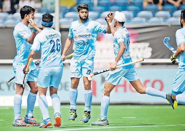 India lose 2-3 to Australia in Champions Trophy hockey - Sakshi