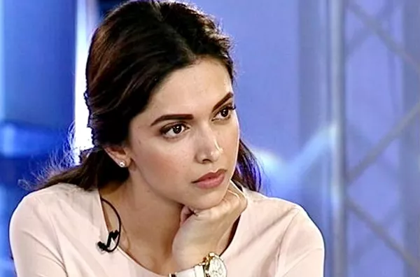 Deepika Padukone Reveals She Was Advised to Get Boob Job - Sakshi