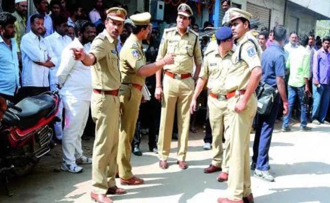 Friendly Policing In Telangana Faces Hurdle With Urdu Language - Sakshi