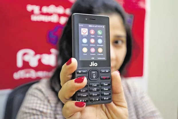 JioPhone Users May Soon Get These Popular Google Features - Sakshi