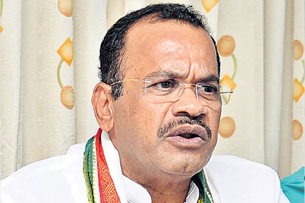 Komati reddy venkata reddy on ration dealers strike  - Sakshi