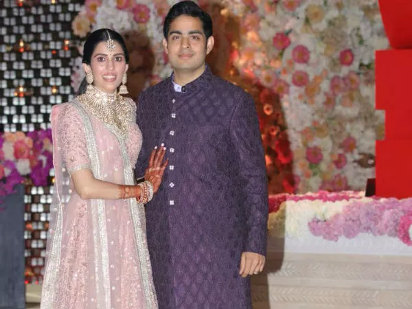 Akash Ambani, Shloka Mehta Have Their Starry Pre Engagement Party - Sakshi