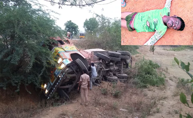 Flyus Tanker Driver Died In Road Accident In Khammam - Sakshi