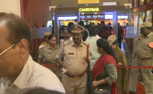 Raids Conducted at Hyderabad Shopping Malls - Sakshi