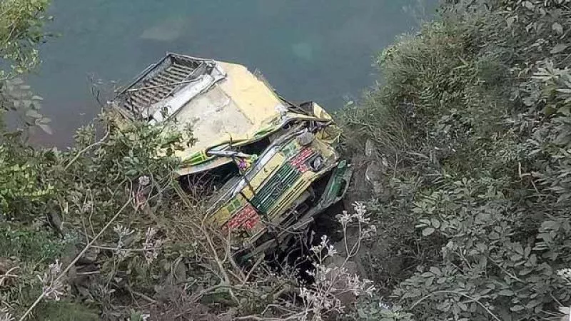 11 Killed As Bus Falls Into Gorge In Mizoram - Sakshi