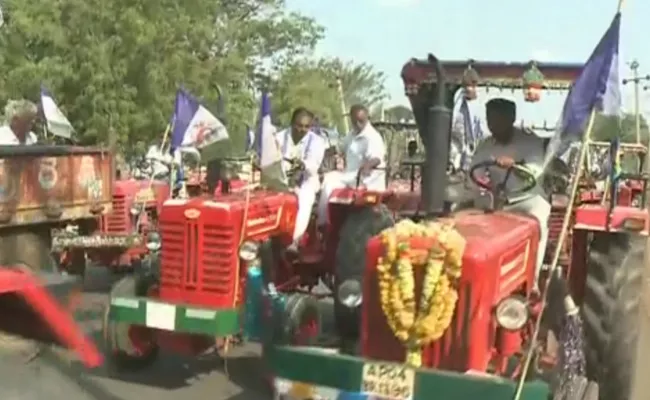 Farmers Rally Demanding To Build Rajoli Dam - Sakshi