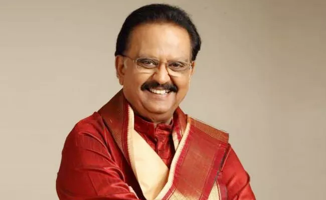 Singer Janaki Prices S P Balasubrahmanyam On Hes Birthday In PSR Nellore - Sakshi