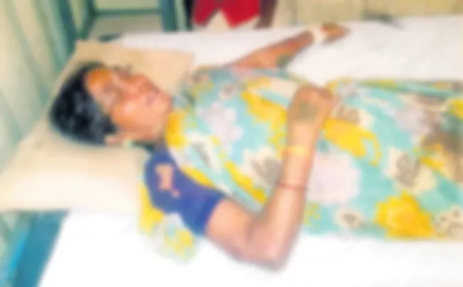 TDP Ration Dealer Attack On women in Kurnool - Sakshi