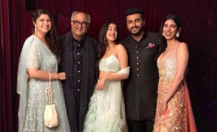 Arjun Kapoor Emotional Words About His Mother Mona Shourie Kapoor - Sakshi