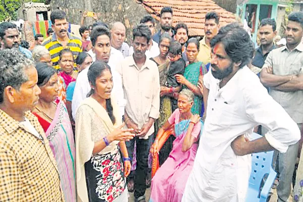 Janasena Cheaf Pawan Kalyan gives support to the Visaka Tribals - Sakshi