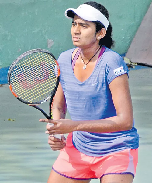 Pranjala Yadlapalli gets out from pre quarters of ITF Womens Tourney - Sakshi