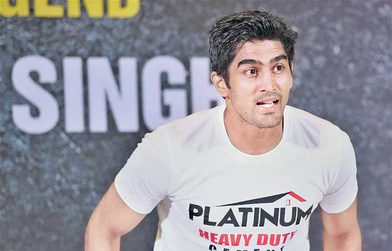  Vijender Singh to fight Lee Markham for third title - Sakshi