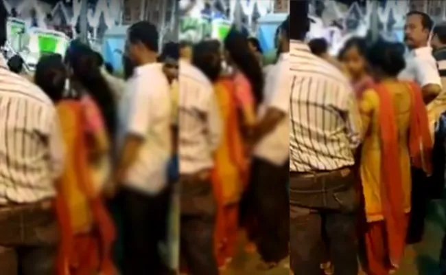 Man Tries to Molest a Girl in Public in Hooghly Video Viral - Sakshi